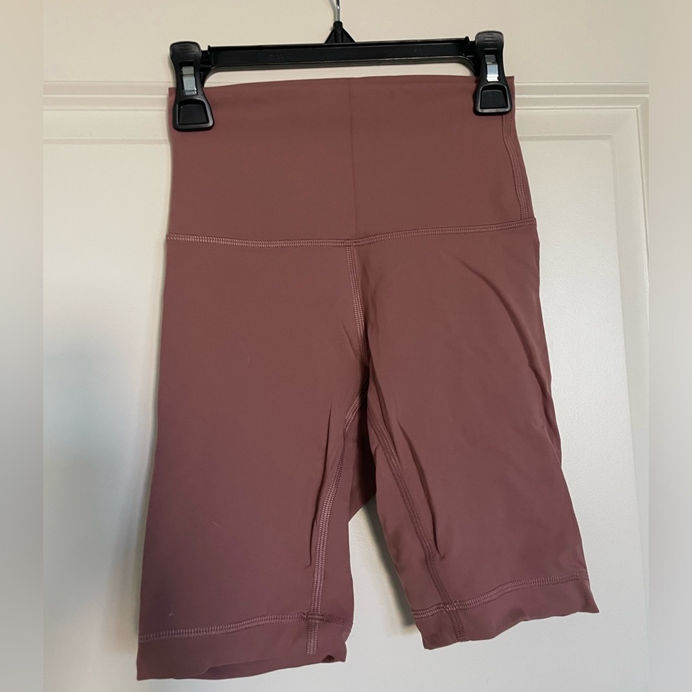 Lululemon Wunder Train High Rise Shorts 8”